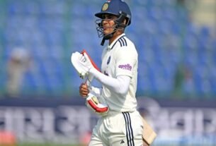 176736702940aeou38 shubman gill