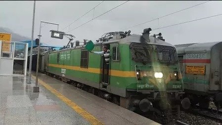 उत्तर रेलवे ने बढ़ाई जम्मू मंडल की विशेष ट्रेन की अवधि 1 83015 202601273653368