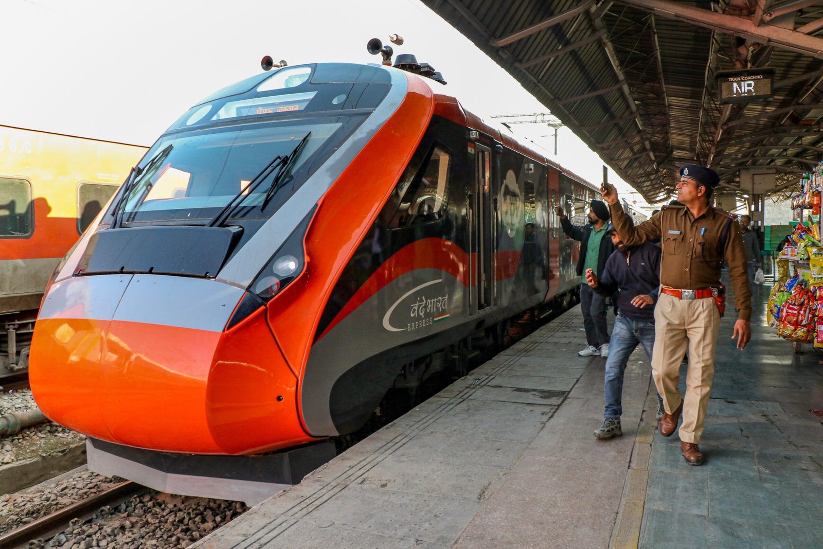 Vande Bharat Jammu to Kashmir 17 scaled