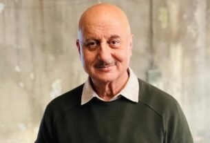 692b09dc7842d anupam kher 295726
