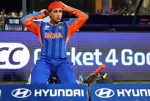 698c76a17f10c abhishek sharma 11