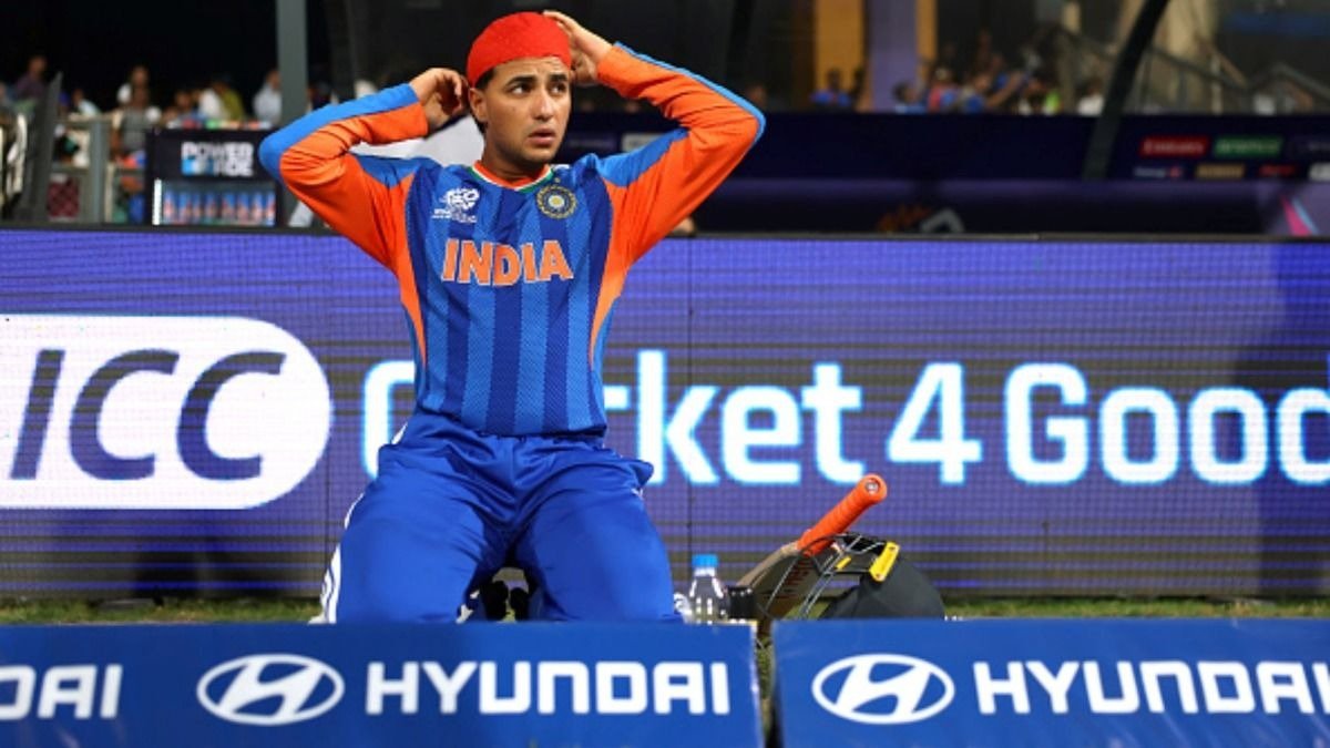 698c76a17f10c abhishek sharma 11