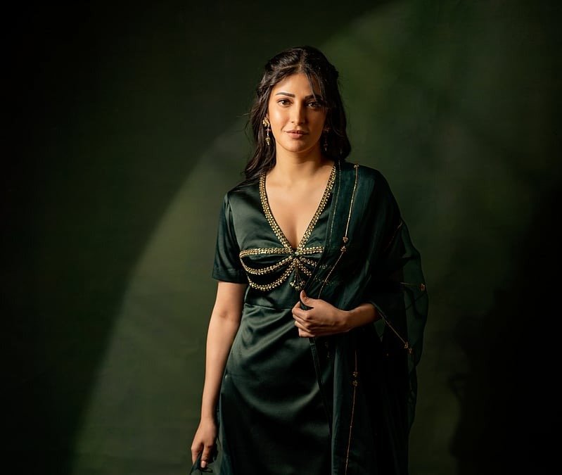 मेहनती और टैलेंटेड आर्टिस्ट के रूप में पहचान बनाई श्रुति हासन ने