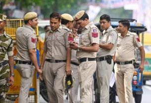 police 1744249676239 17527259333