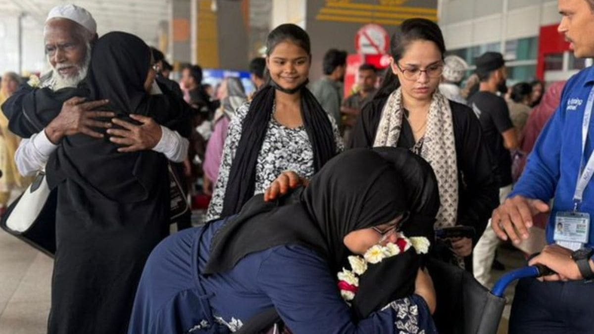70 से ज्यादा भारतीय छात्रों और टूरिस्ट का पहला जत्था ईरान से सुरक्षित लौटा 1 IE photo story 2026 03 15T161647