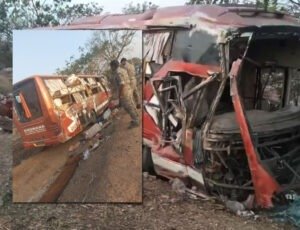 बस पलटने से 4 लोगों की मौत 1 Overturned Hyderabad–Nagpur trav