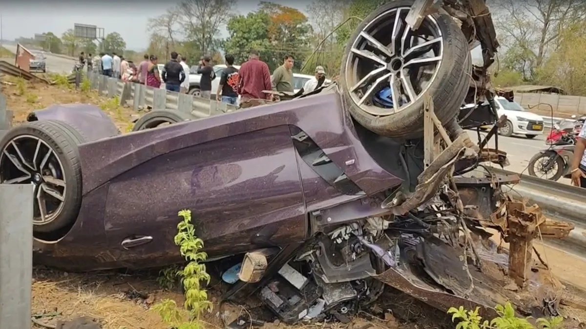 तेज रफ्तार BMW दुर्घटना में दो युवाओं की मौत, एक गंभीर घायल 1 178211082931246