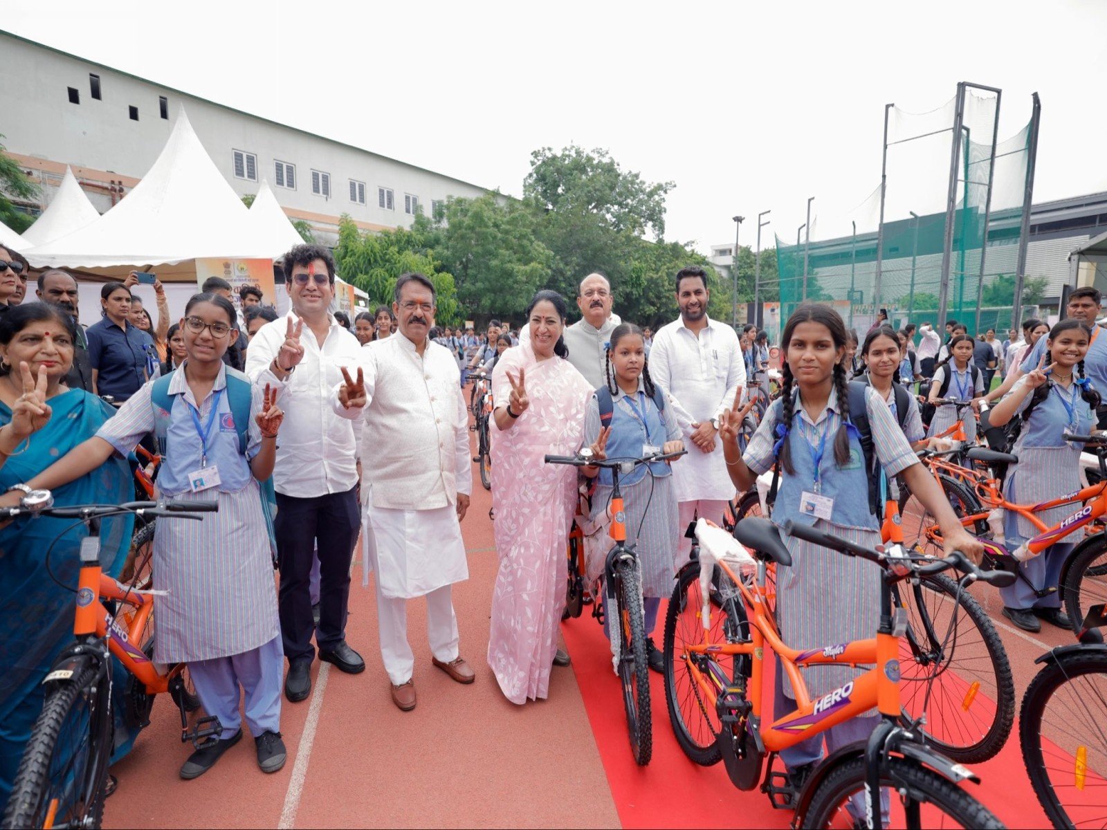 दिल्ली सरकार की ‘विद्या वाहिनी योजना’ से छात्राओं को मिली नई उड़ान 1 ANI 20260731082511