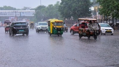 19 राज्यों में भारी बारिश का अलर्ट, कई इलाकों में तेज हवाओं की चेतावनी 1 QT Weather Forecast