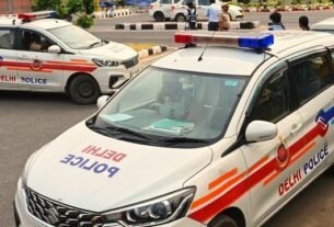 delhi rs 1 crore cash robbed near ito at gunpoint from two people carrying cash in an autorickshaw 201788938804821